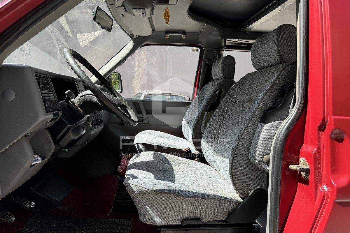 VOLKSWAGEN Transporter 1.9 TD cat Multivan
