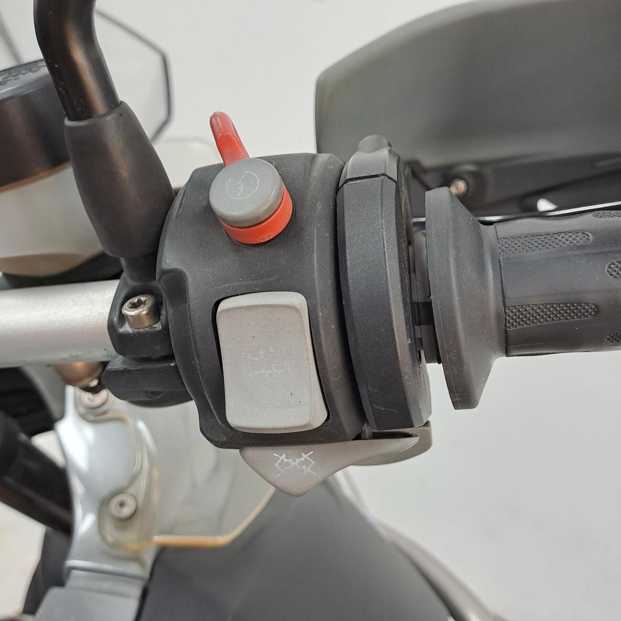 BMW R 1200 GS Adventure TRIS + AKRAPOVIC + OHLINS