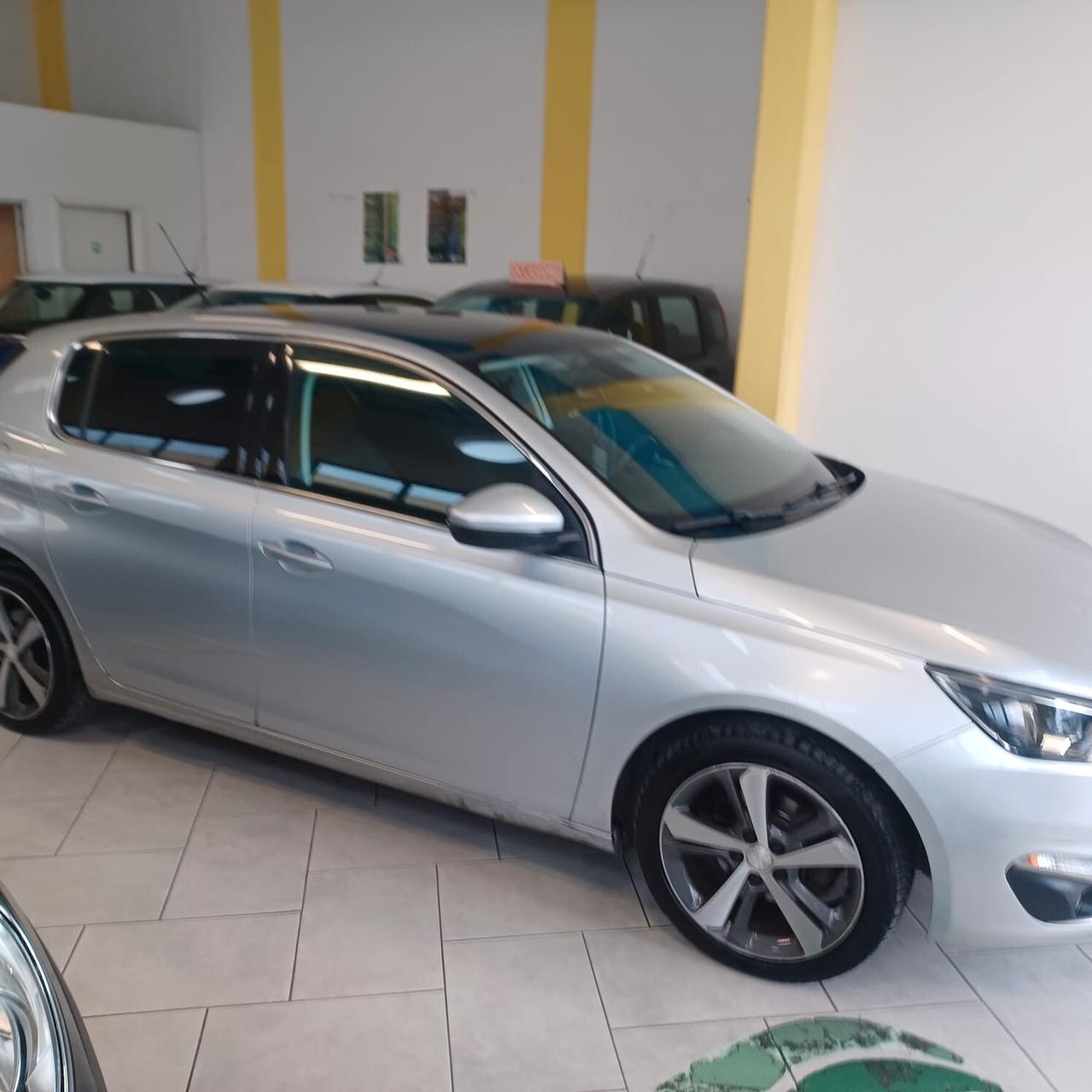 NEOPATENTATI PEUGEOT 308 1.6 TDI FULL OPTIONAL