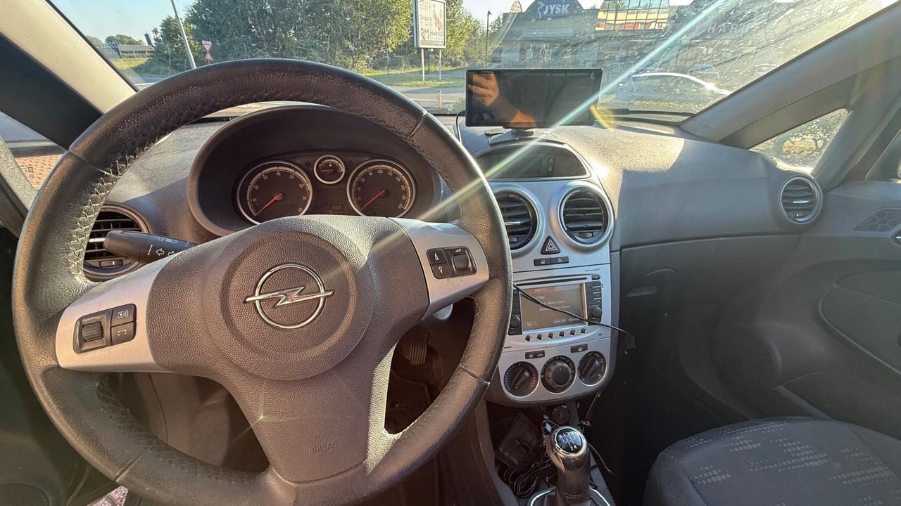 OPEL CORSA 1.2 BENZINA EURO 5B