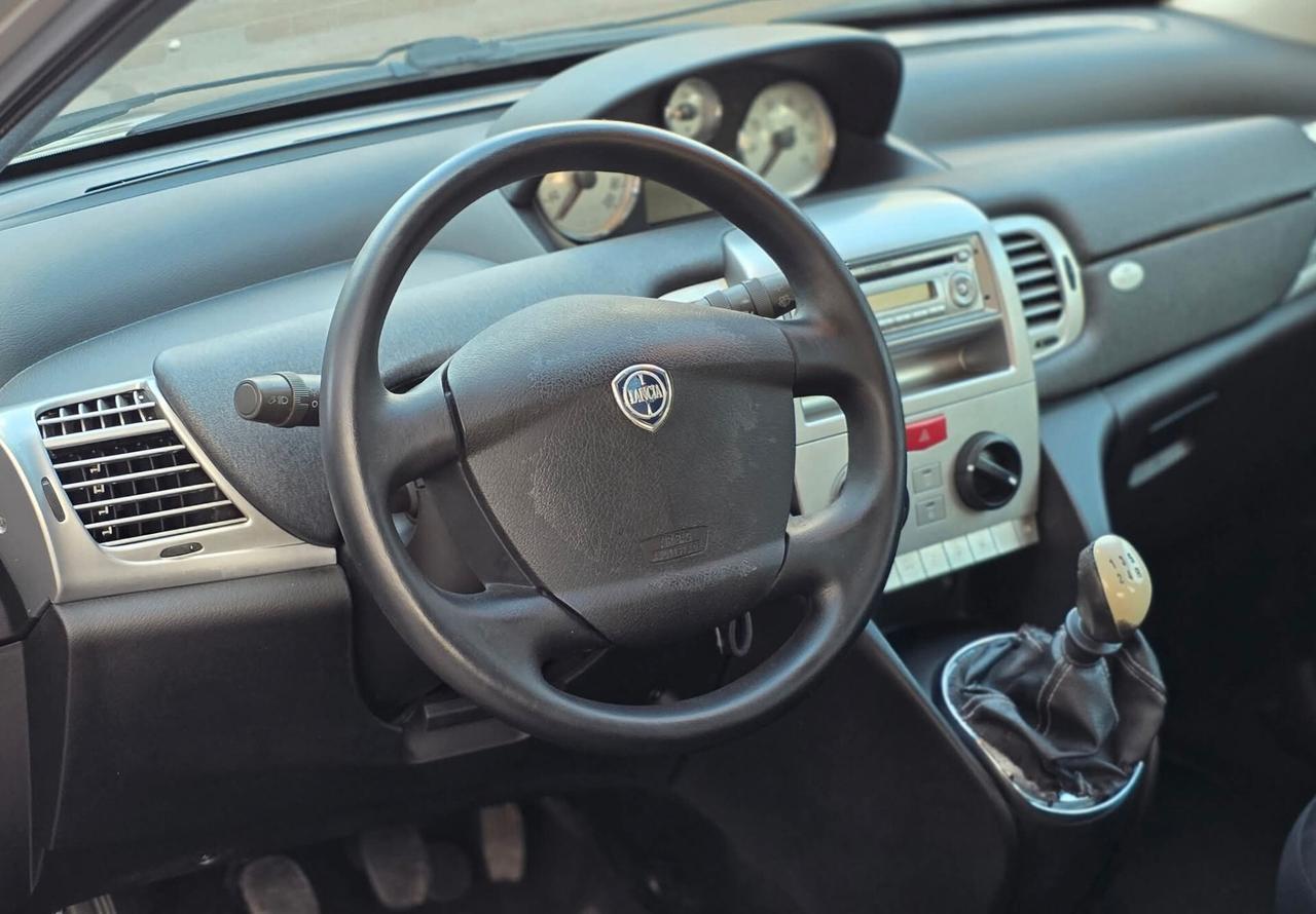 Lancia Ypsilon 1.2 Platino