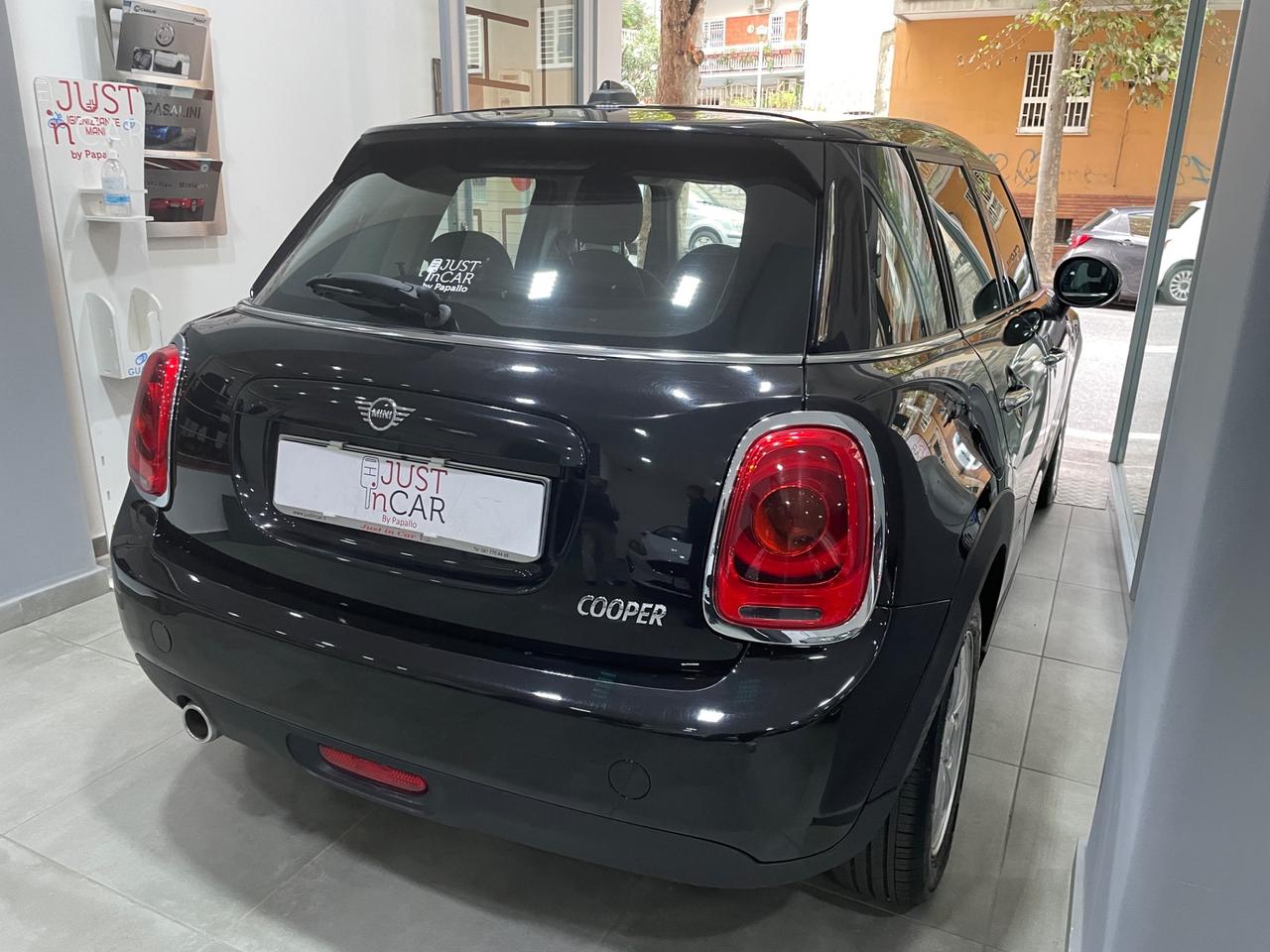 Mini Cooper 1.5 Twin turbo automatico 136cv 2019