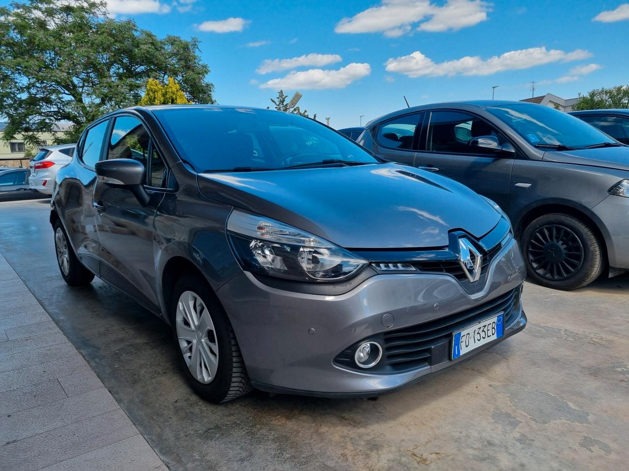 Renault Clio 1.2 75CV 5 porte Zen