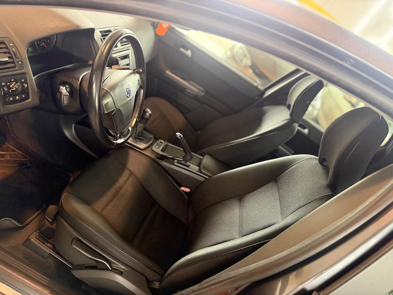 Volvo V50 1.6 Diesel 115CV Per Neopatentati