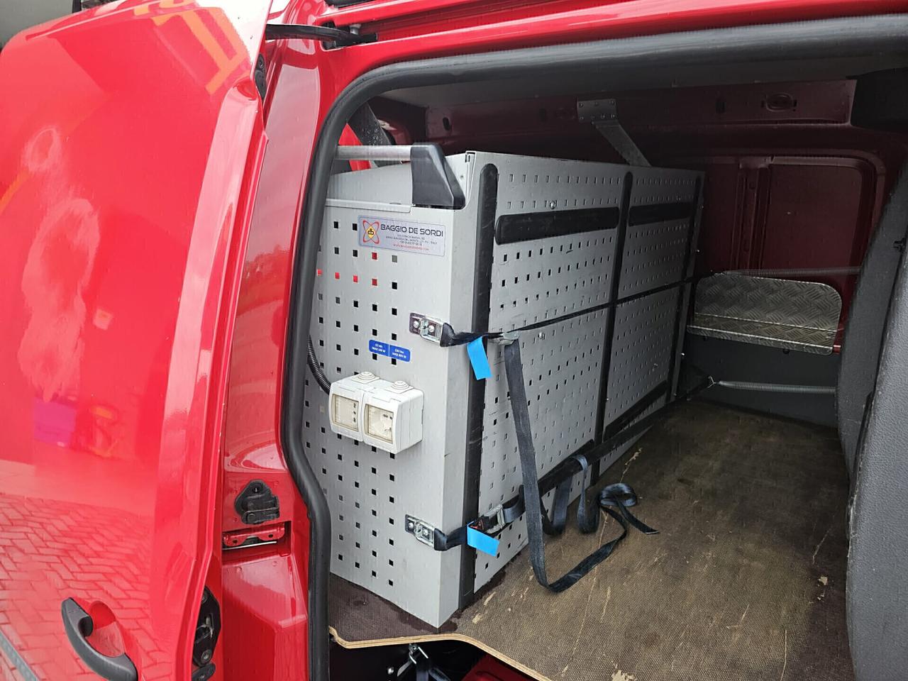 Volkswagen Caddy 2.0 TDI 110 CV 4Motion Furgone Allestito Officina Mobile