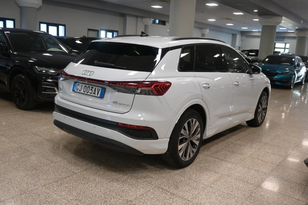 AUDI Q4 40 E-TRON 204CV AUTOMATIC BUSINESS ADVANCED ( FARI LED - VIRTUAL COCKPIT - ADAPTIVE CRUISE - NAVI - MIRROR - PDC - TELECAMERA POST. - CERCHI 19 )