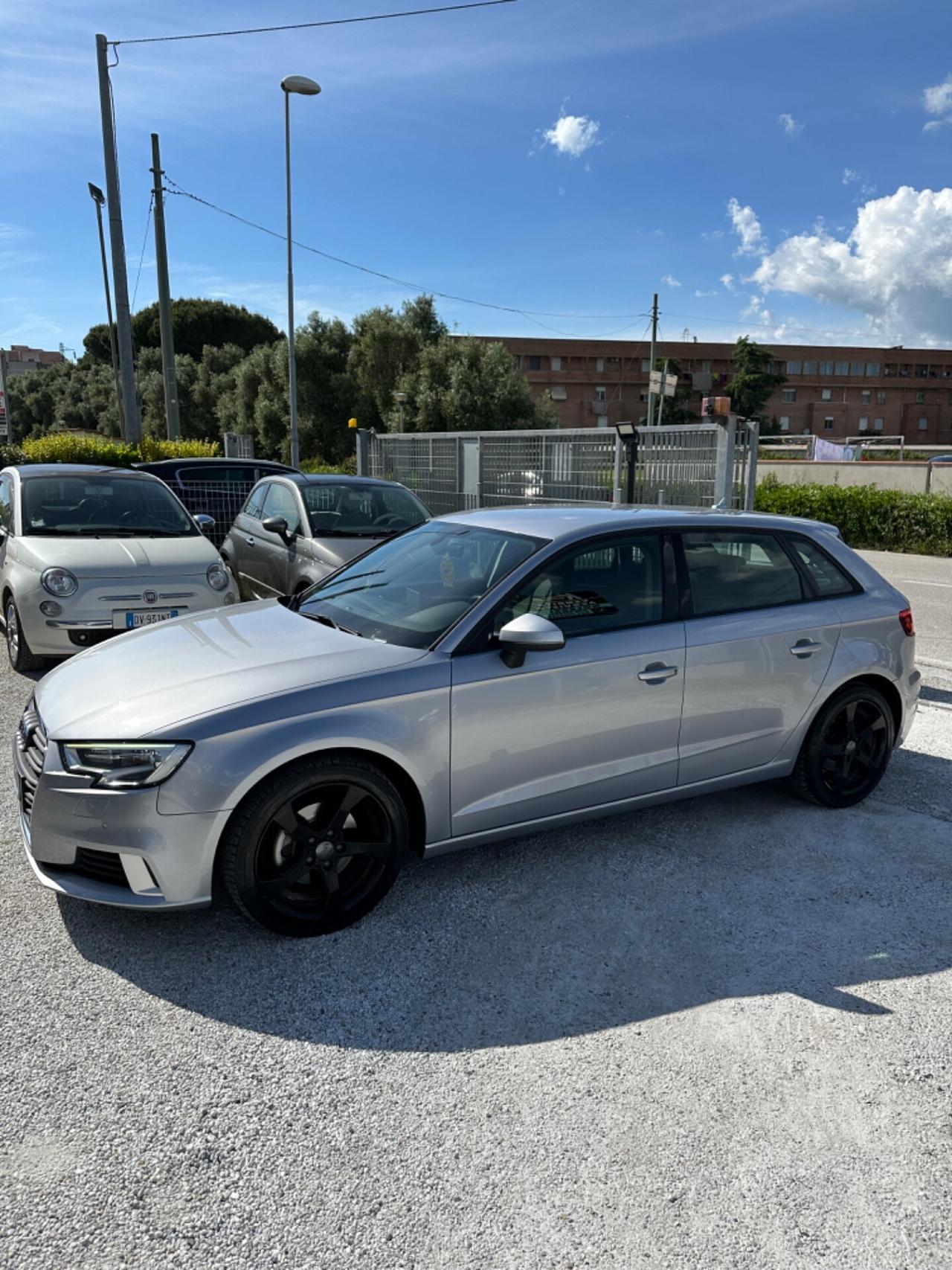 Audi A3 1.6 TDI Cambio Automatico Neopatentati