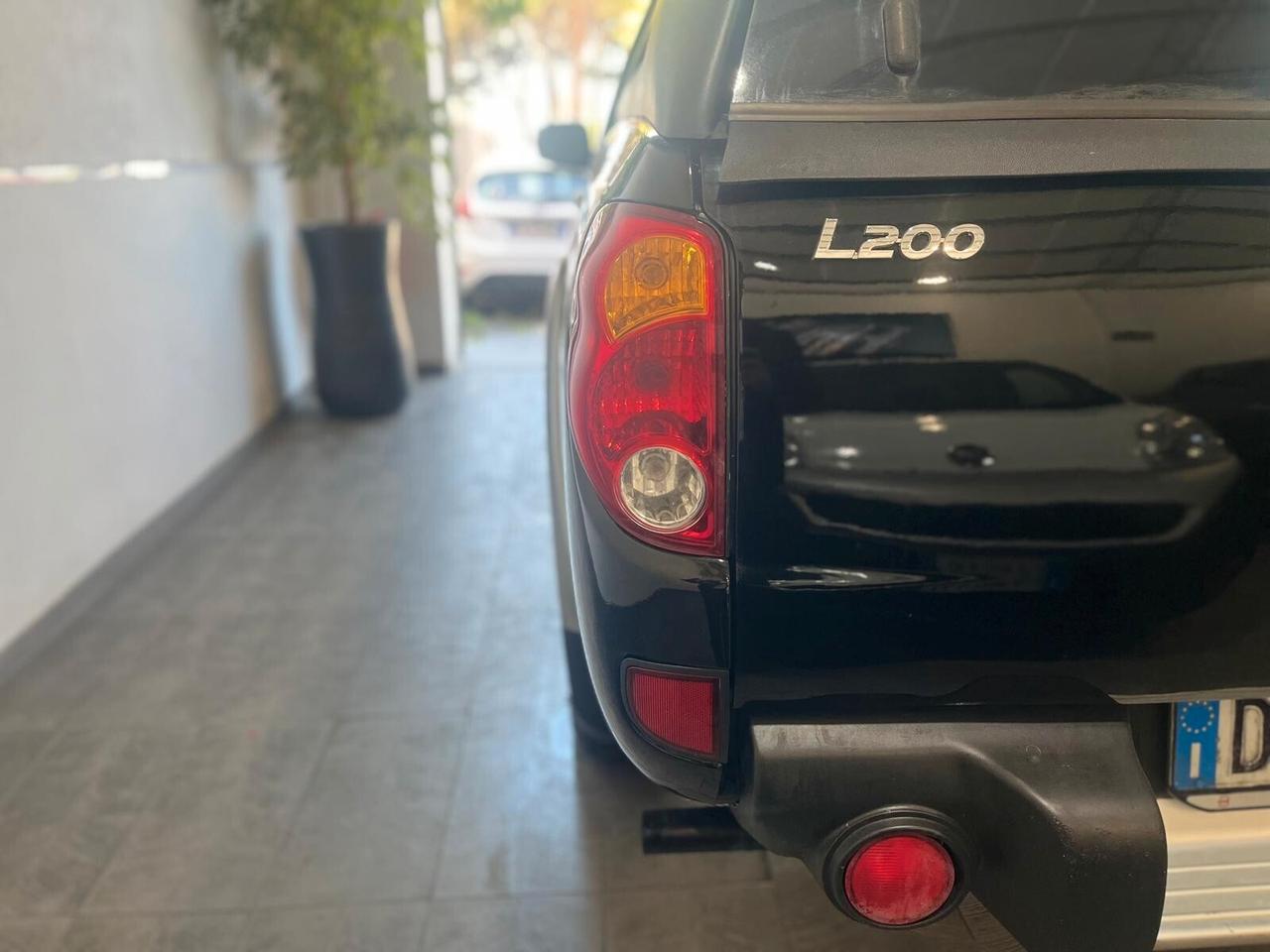MITSUBISHI L200 2.5 4X4 136CV DOUBLE CAB INTENSE+HARDTOP