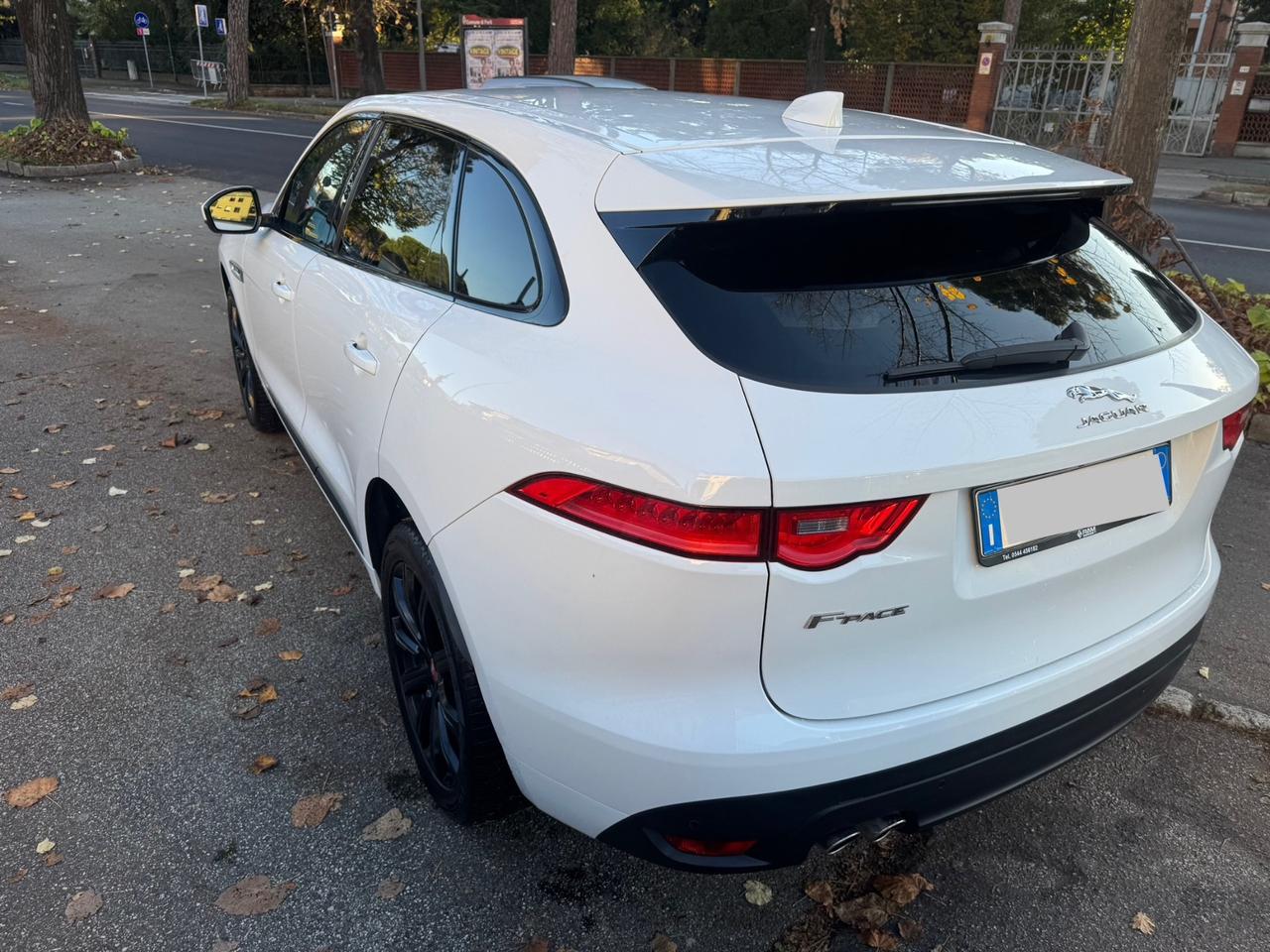 Jaguar F-Pace 2.0 D 180 CV AWD R-Sport garanzia 12 m