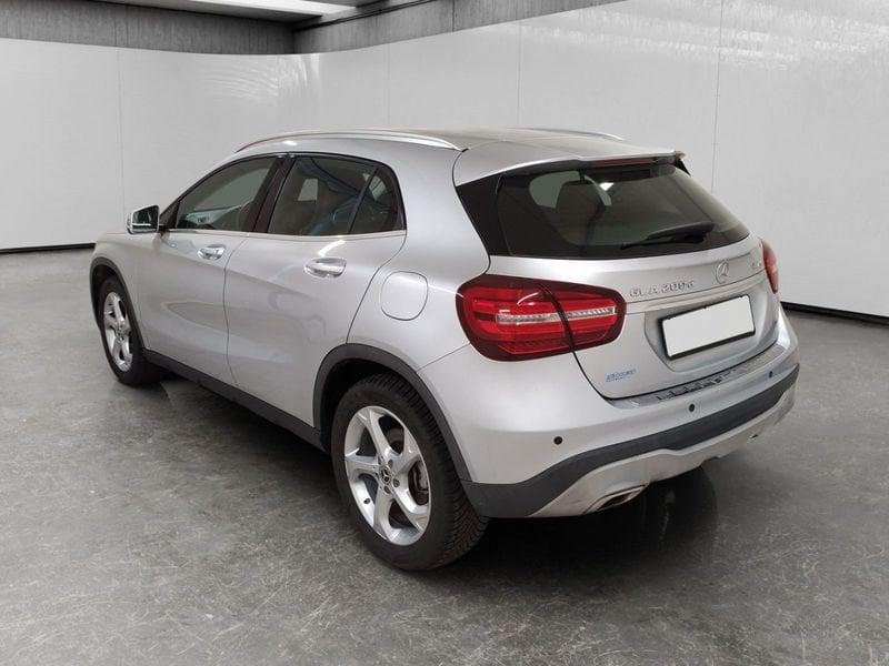 Mercedes-Benz GLA 200 d Premium 4matic auto