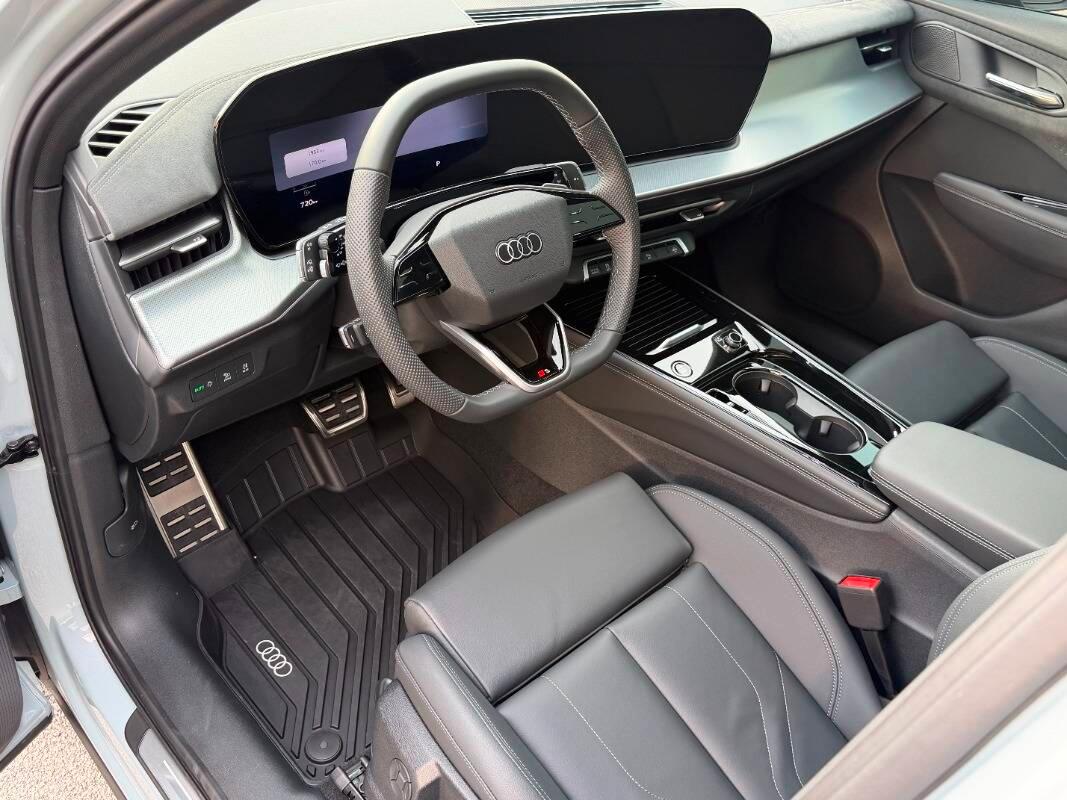 Audi Q3 Sportback 2.0 tdi S line edition 150cv s-tronic Grigio freccia perla