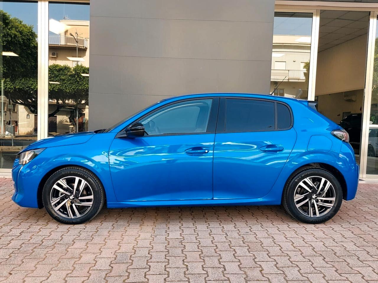 Peugeot 208 75 cv Allure Pack OK NEOPATENTATI