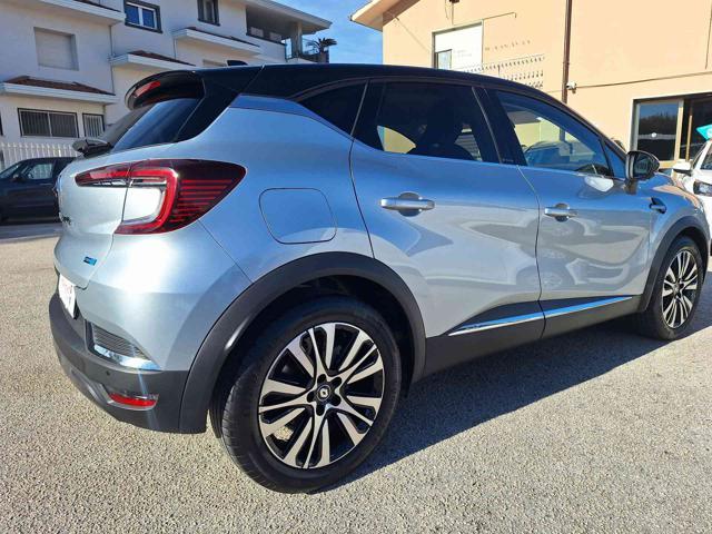 RENAULT Captur Plug-in Hybrid E-Tech 160 CV Initiale Paris