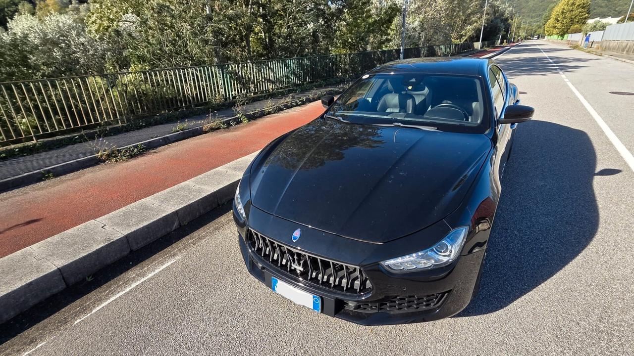 Maserati Ghibli V6 Diesel 275 CV Nerissimo Edition