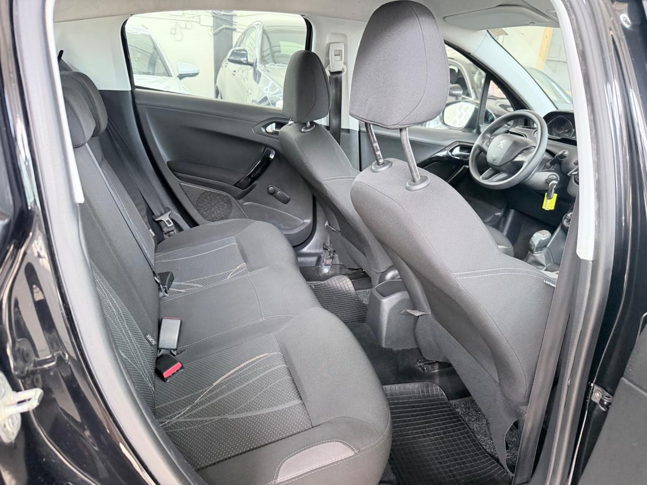 Peugeot 208 1.4 HDi 68 CV 5 porte Allure