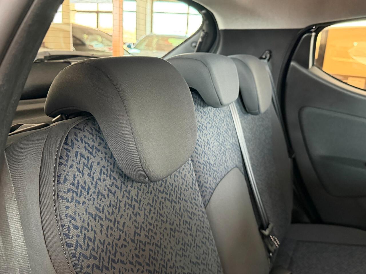 Lancia Ypsilon 1.0 FIREFLY 70 cv. Hybrid SILVER