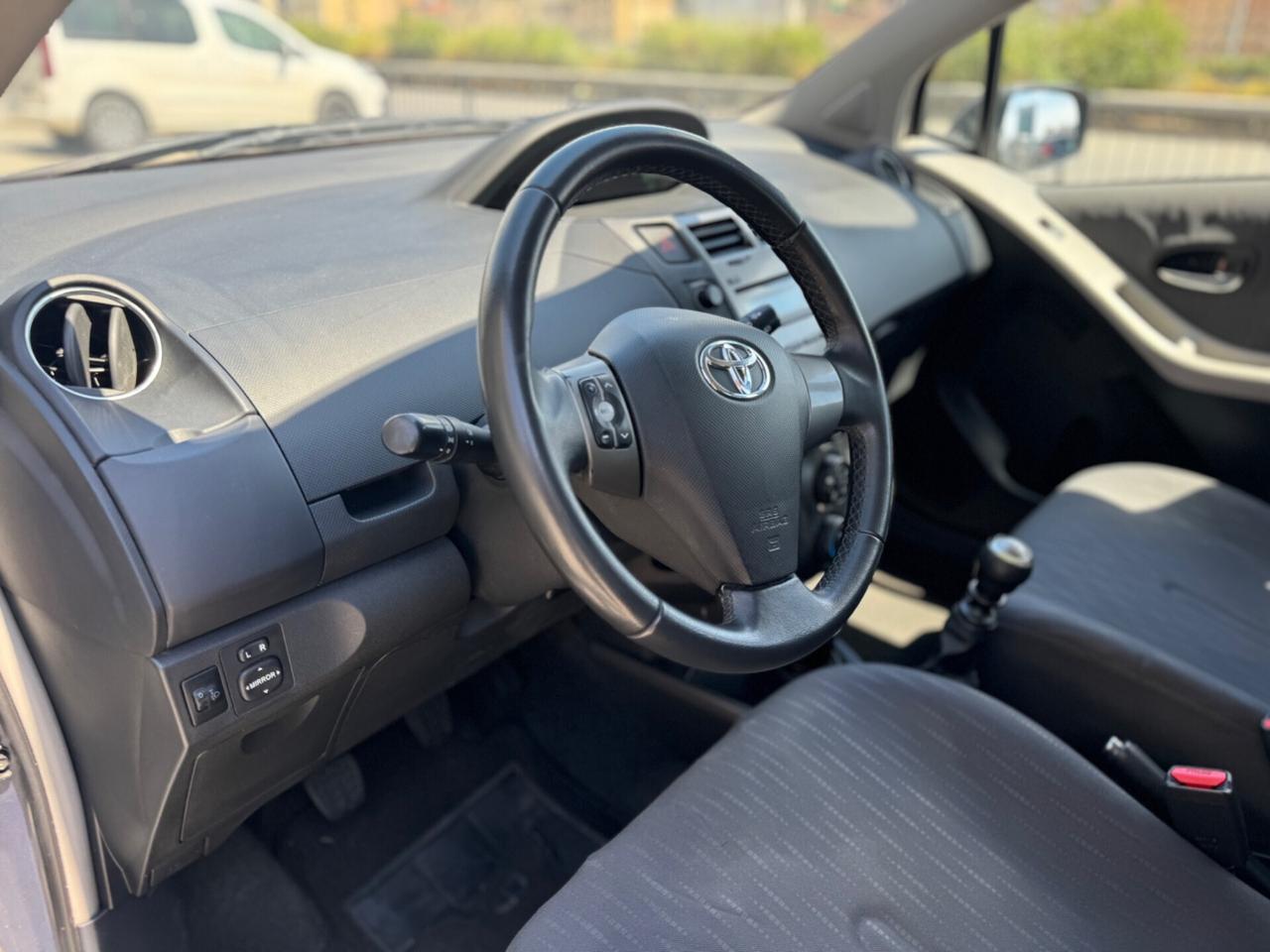 Toyota Yaris 1.3 5 porte 2009 neopatentati