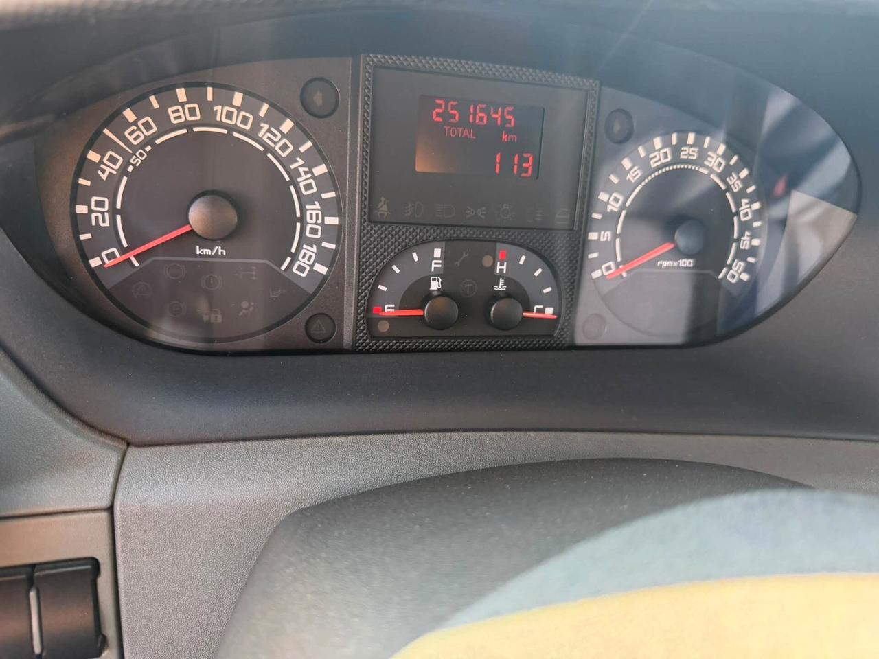 Iveco DAILY CARROATTREZZI SCARRABILE COMEAR