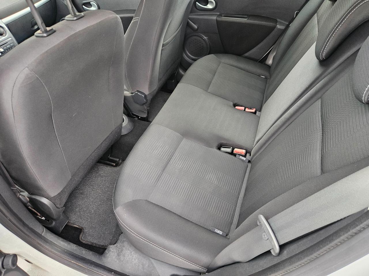 Renault Clio 1.2 16V 5 porte NEOPATENTATI E5