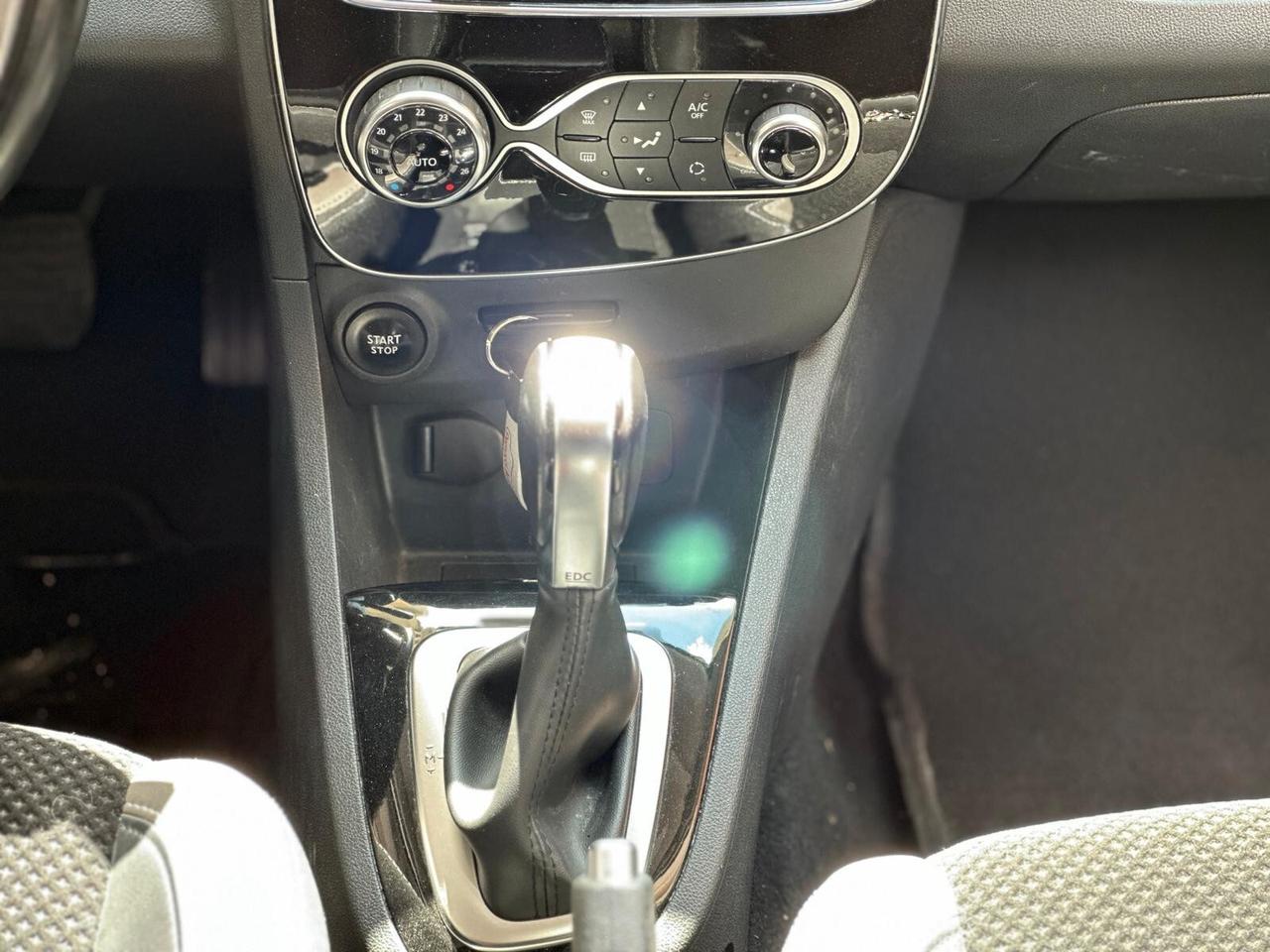 Renault Clio 1.5 90CV EDC Zen *FULL*