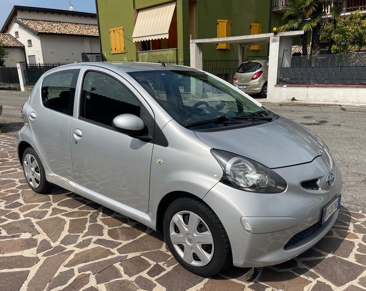 Toyota Aygo 1.4 turbodiesel 5 porte Sol