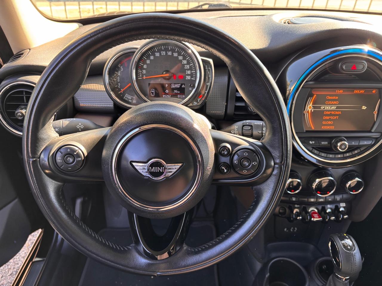Mini 1.5 Cooper D 5 porte -99.000km