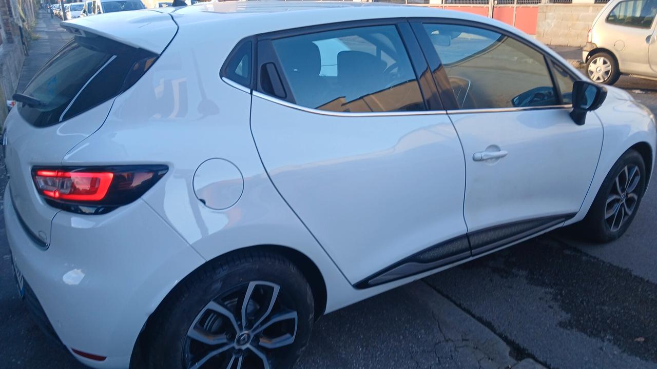 Renault Clio TCe 12V 90 CV GPL MOSCHINO INTENSE
