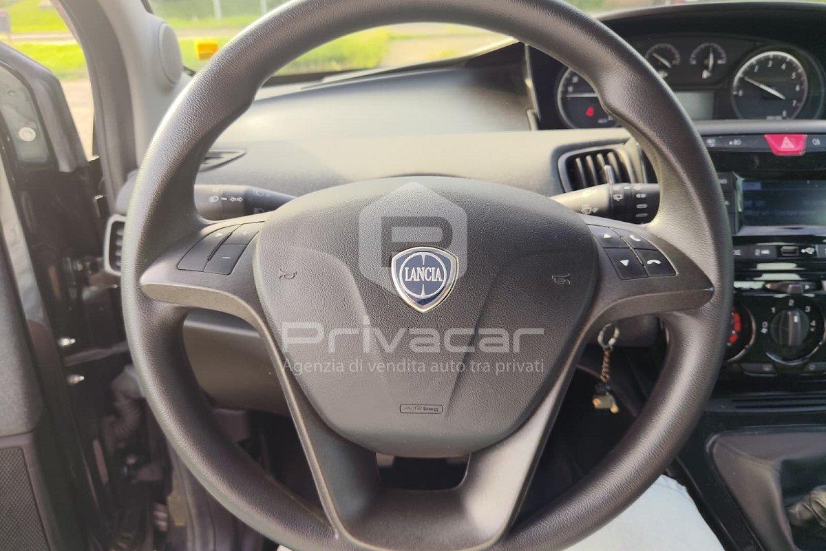 LANCIA Ypsilon 1.0 FireFly 5 porte S&S Hybrid Ecochic Silver
