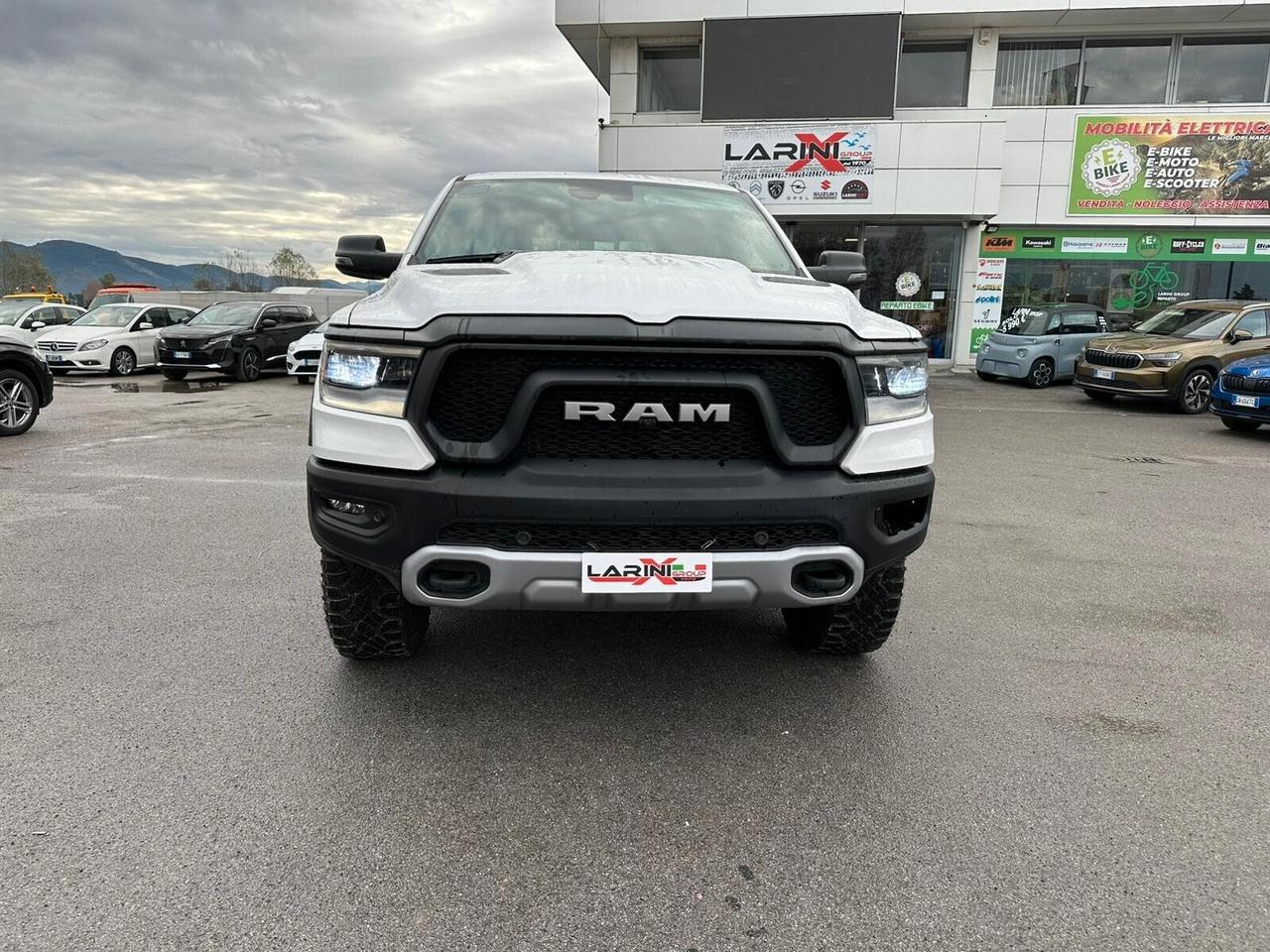 Dodge RAM DODGE RAM REBEL PACK GT Prezzo Più iva e accessori da calcolare. Promo sconto in corso