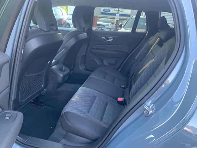 VOLVO V60 B4 automatico Essential