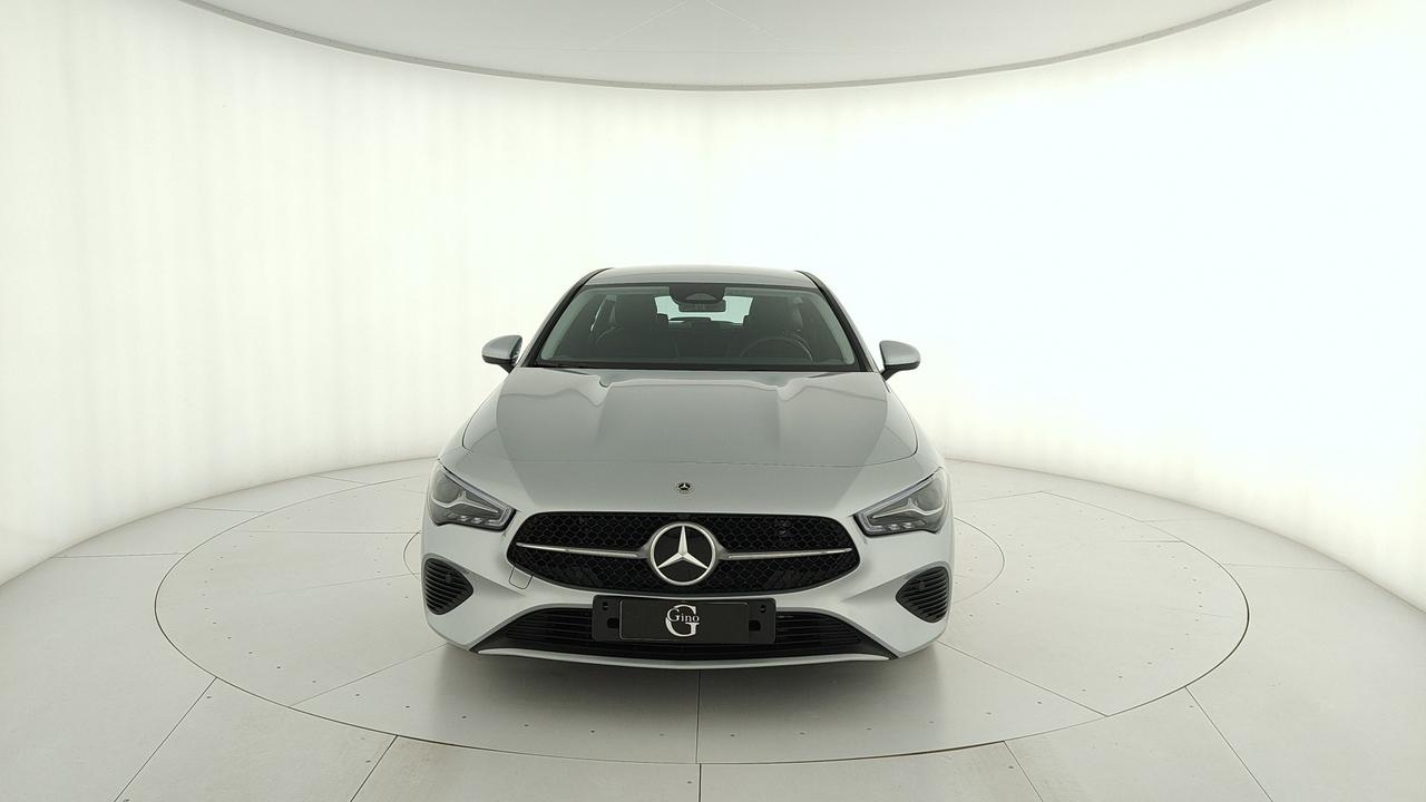 Mercedes-Benz CLA Shooting Brake 180 d Advanced auto