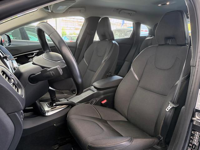 VOLVO V40 Cross Country D2 1.6 Summum