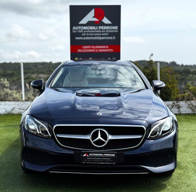 MERCEDES-BENZ E 220 d 4Matic Sport (Tetto/Navi/Retro/Pelle/Led)