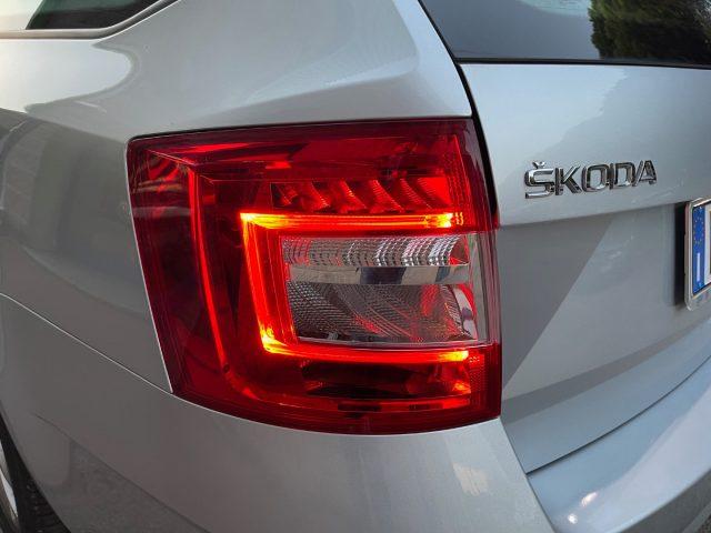 SKODA Octavia SW 1.6 TDI 115CV DSG NAVIGATORE SENSORI PARCHEGGIO