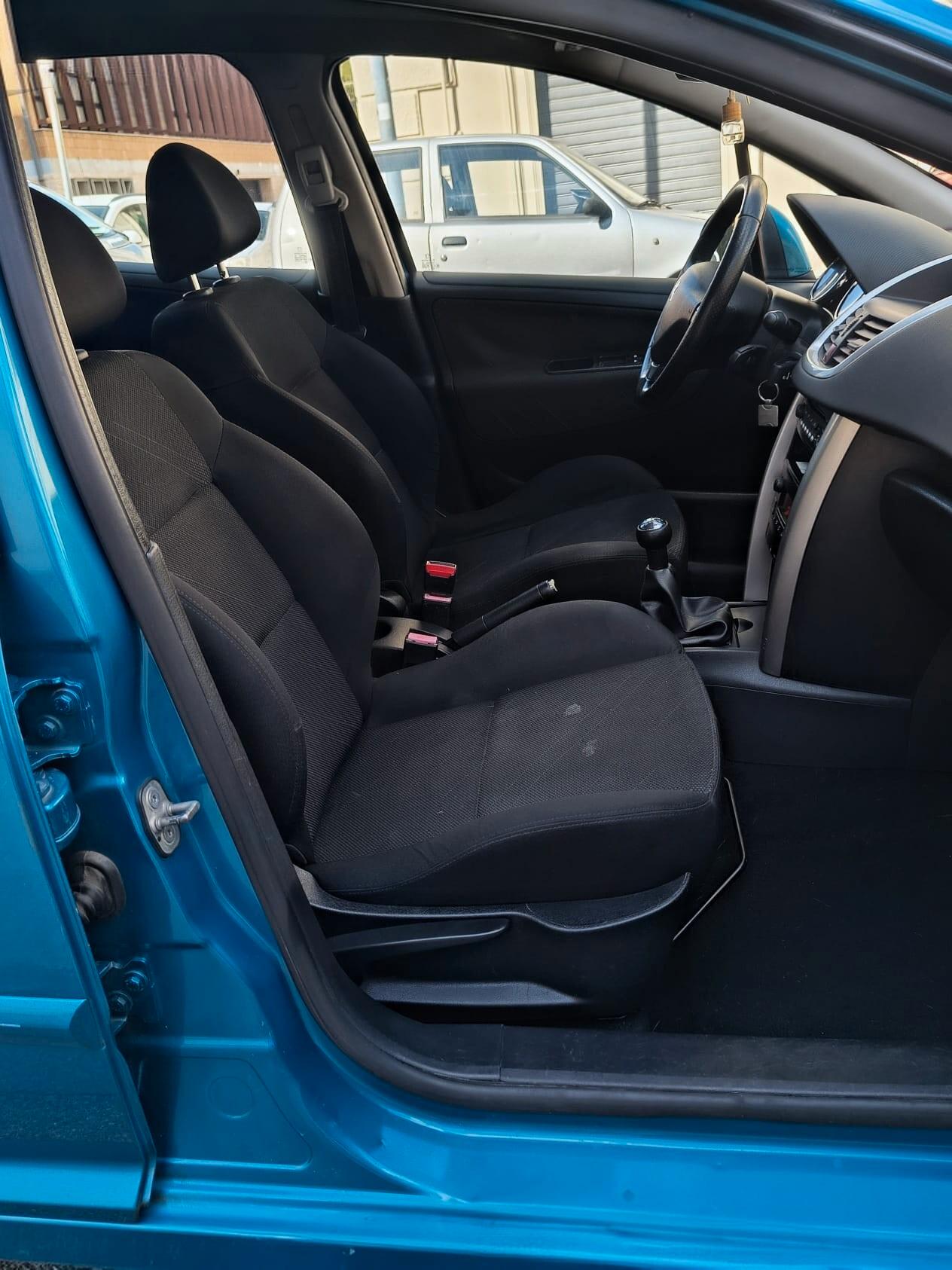 Peugeot 207 1.4 8V 75CV 5p. X Line