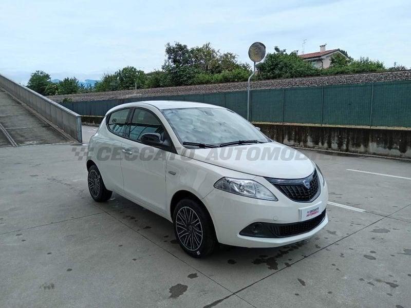 Lancia Ypsilon 1.0 firefly hybrid Oro s&s 70cv