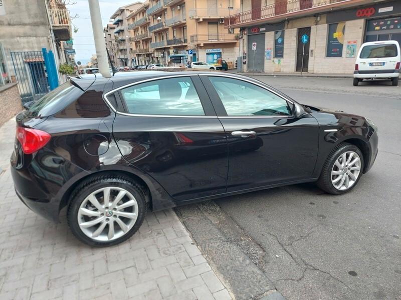 Alfa Romeo Giulietta 1.6 JTDm-2 120 CV Distinctive