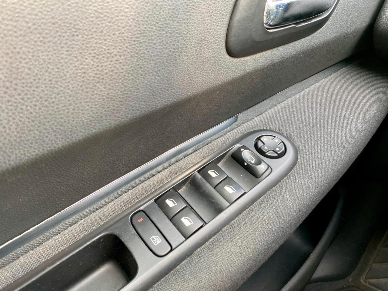 Peugeot 3008 1.6 bluehdi Active s 120cv E6 UNICO PROPRIETARIO