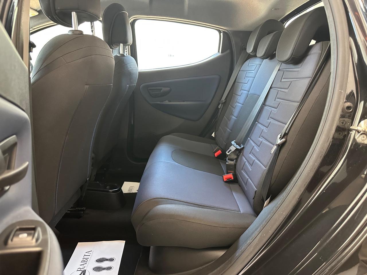 Lancia Ypsilon 1.0 FireFly 5 porte S&S Hybrid Platino 2024