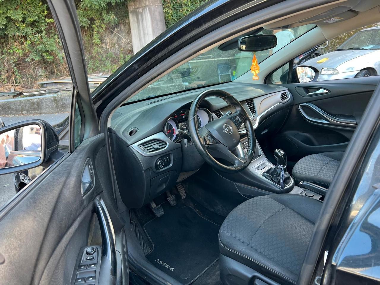 Opel Astra 1.6 CDTi 5 porte