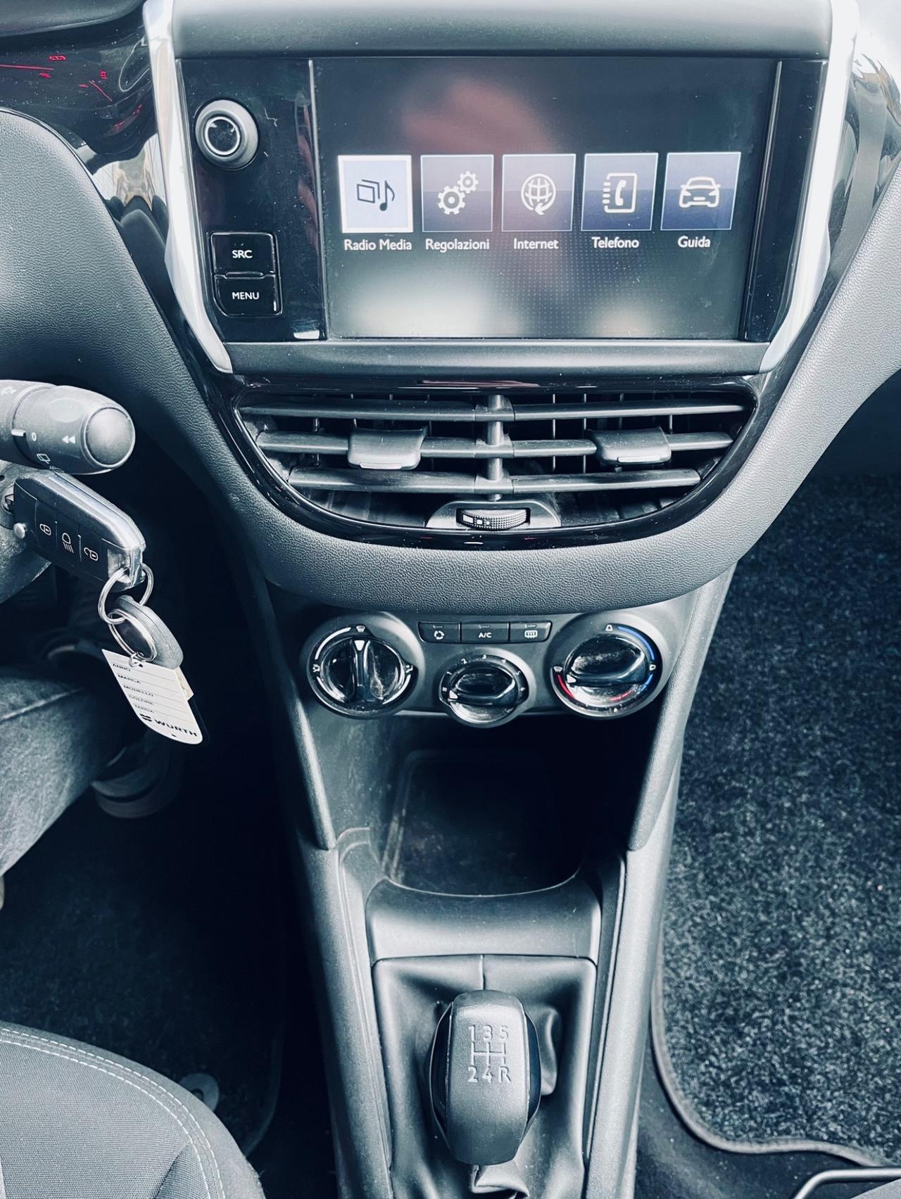 Peugeot 208 1.4 HDi 68 CV 5 porte Allure