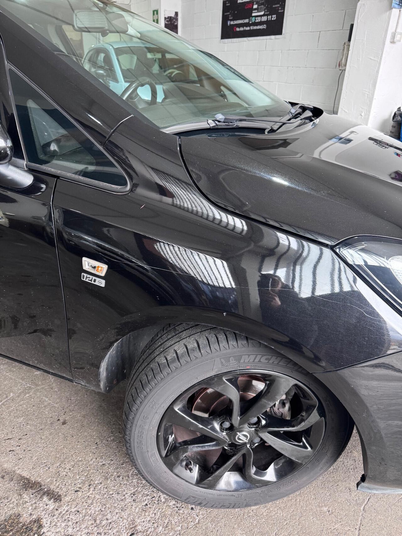 Opel Corsa 1.2 5 porte Black Edition