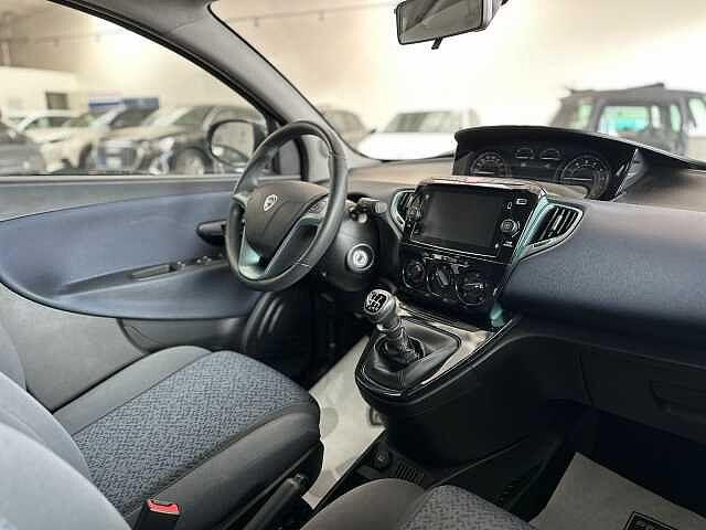Lancia Ypsilon 1.0 FireFly 5 porte S&S Hybrid Ecochic