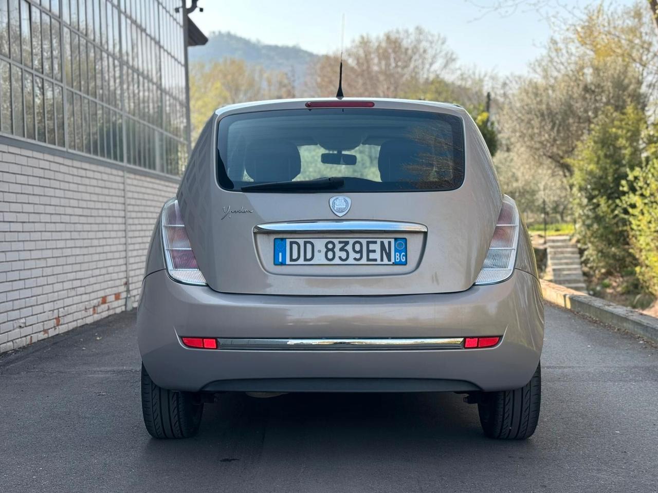 Lancia Ypsilon 1.4 16V Platino