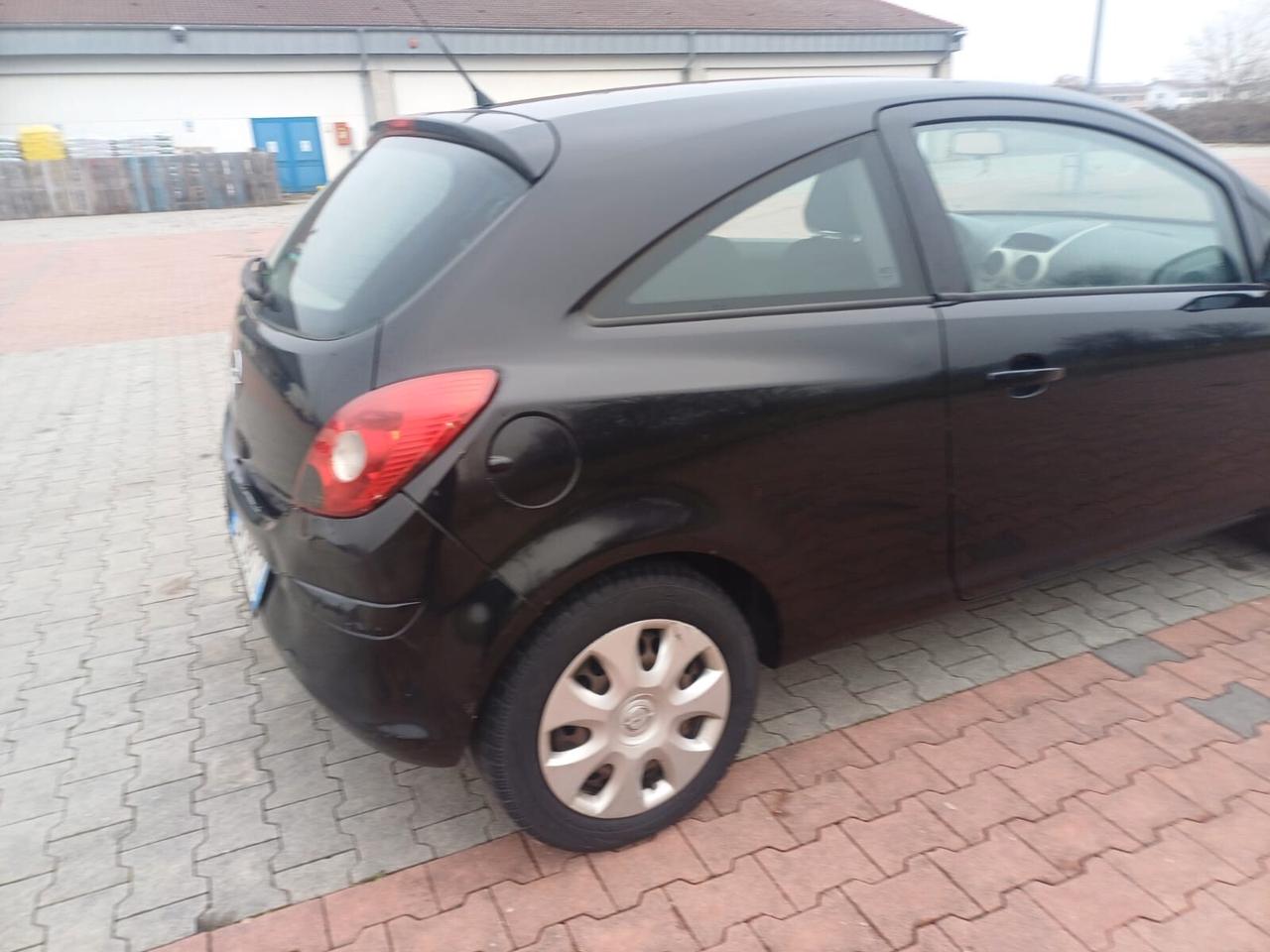 Opel Corsa 1.2 3 porte Sport