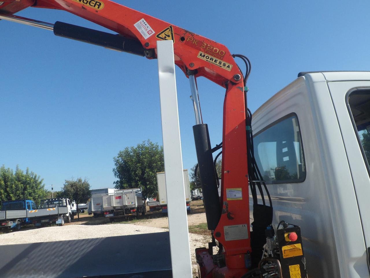 Iveco Daily 35c13 cassone fisso con gru