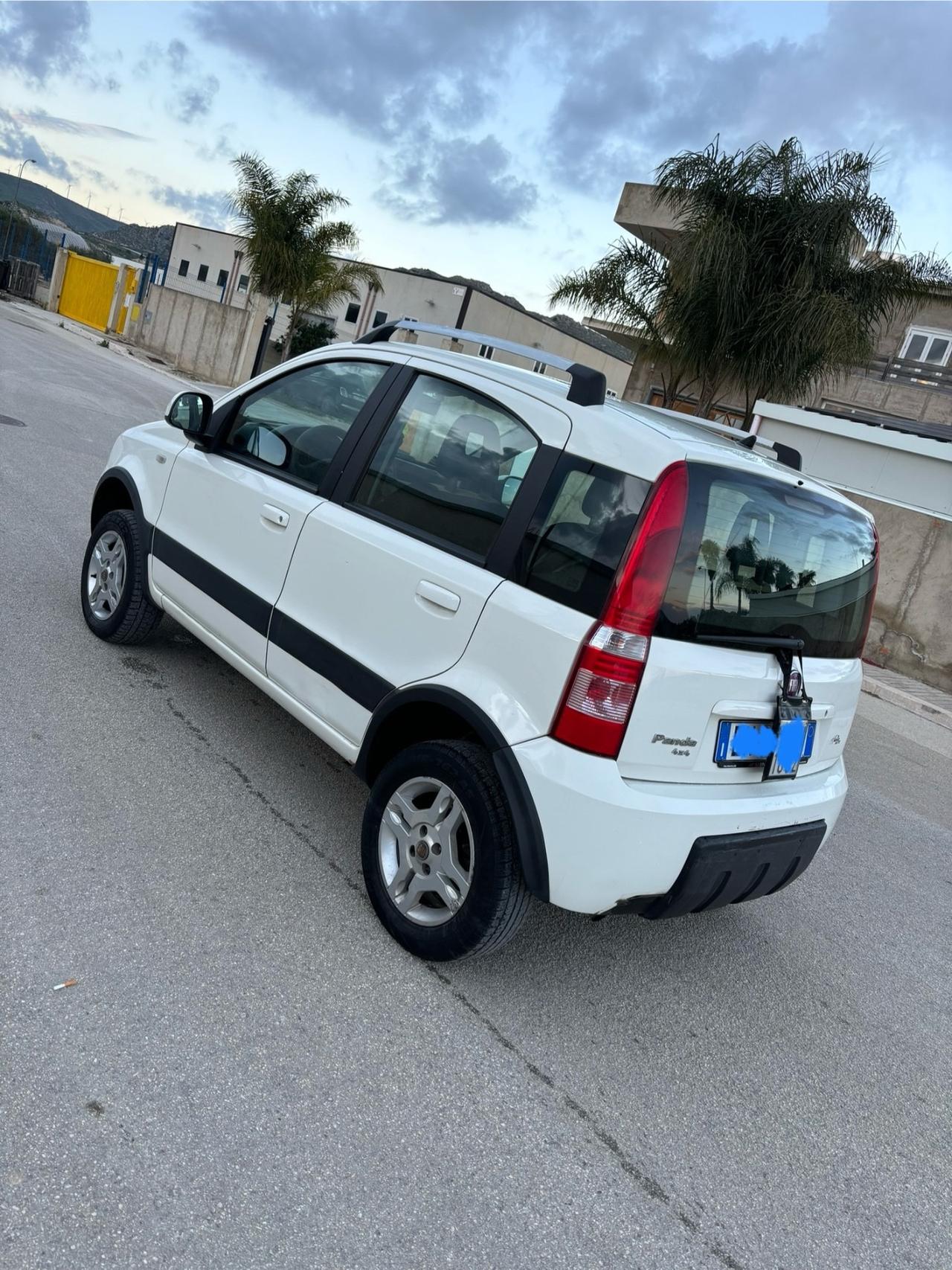 Fiat Panda 1.3 MJT 16V DPF 4x4 Climbing