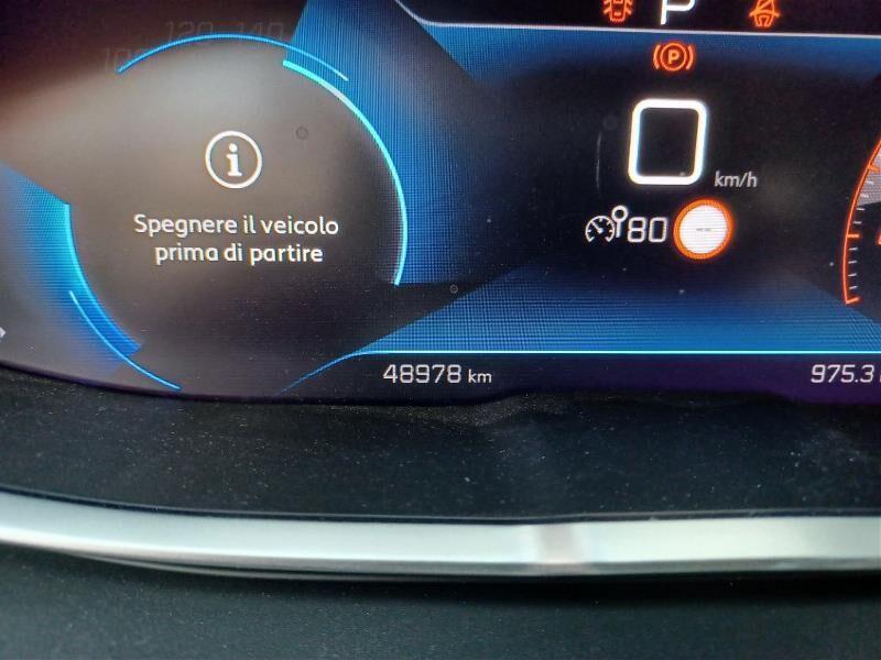 Peugeot 3008 II Allure Pack 1.5 Blue HDI Automatico Neopatentati