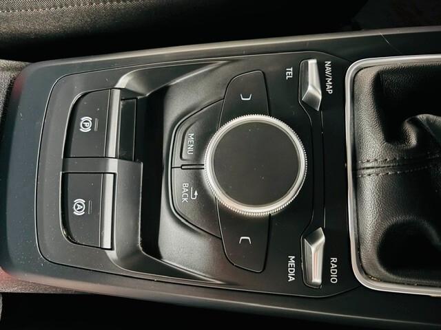 Audi Q2 30 TFSI Business, PERMUTABILE