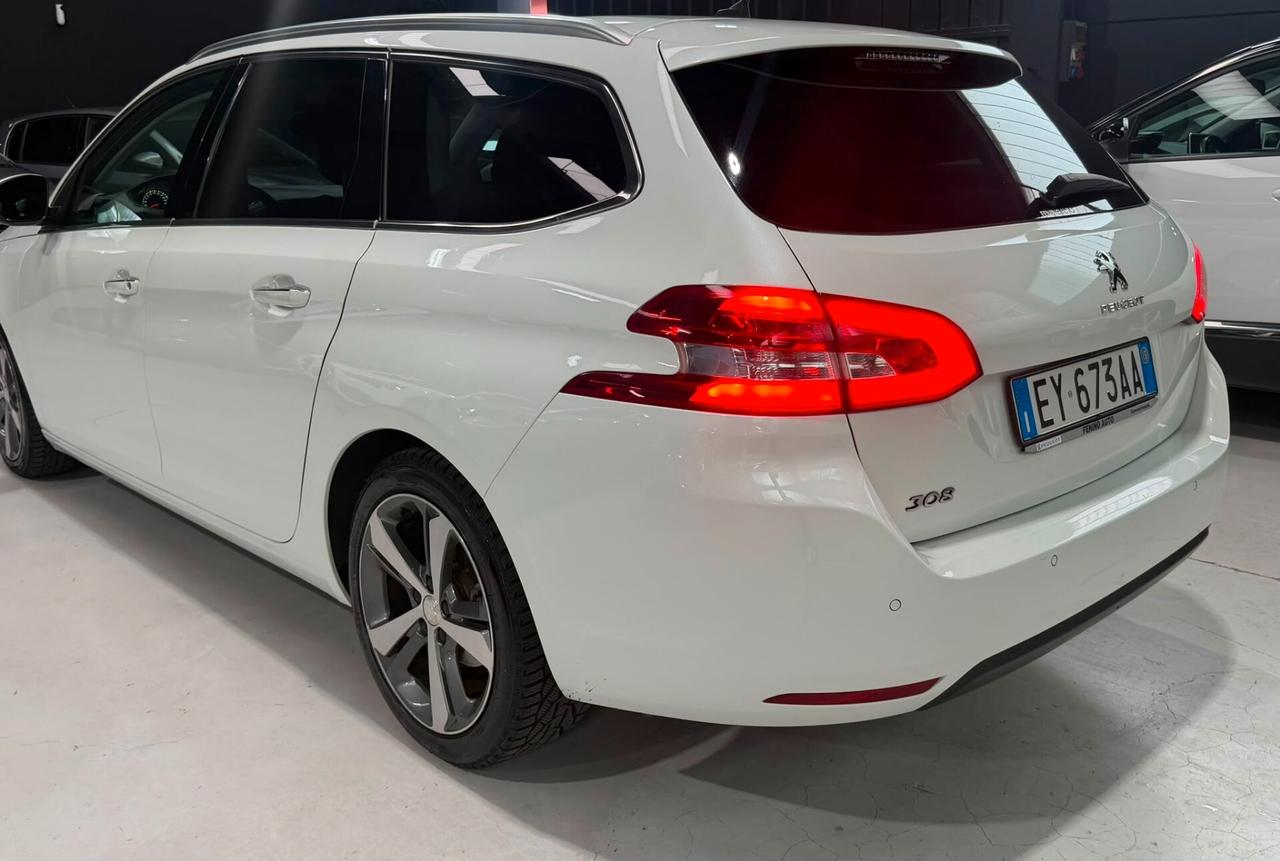 Peugeot 308 Tetto+Pelle+Led+Navigatore